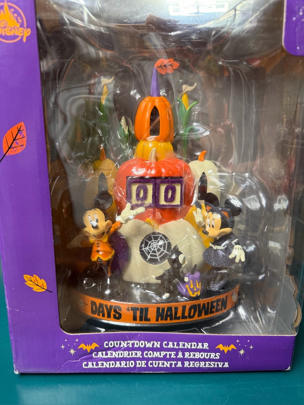 Disney Parks Mickey & Minnie Halloween Countdown Calendar Retired New in Box